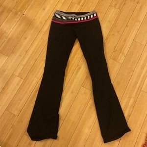 Ivivva reversible flare yoga pants